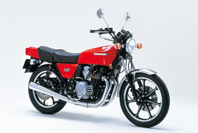 カワサキ「Ｚ４００ＦＸ」。１９７９年にデビュー。中型二輪として大ヒットした。ＤＯＨＣを採用し、男どもをたぎらせた