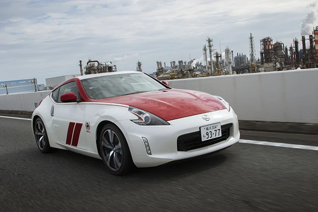 日産フェアレディZ 50th Anniversary 価格:467万3900円~475万3100円。標準車とは一線を画す外装はアメリカのレースで優勝した「Datsun 240Z BRE」がモチーフだという