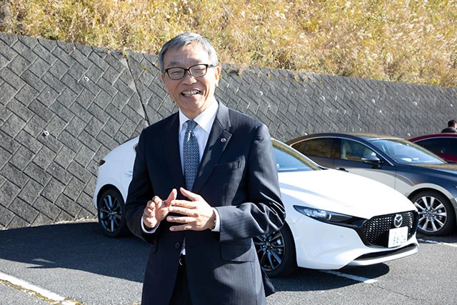 マツダ執行役員　パワートレイン開発本部長・中井英二（なかい・えいじ）氏。次世代ガソリンエンジン「スカイアクティブＸ」の開発責任者である中井氏に特攻取材を敢行。試乗のガチ感想をぶつけてみた
