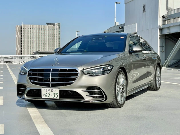 【第10位】新型メルセデス・ベンツSクラス メルセデス・ベンツのフラグシップがこのSクラス。初代のデビューは1972年。世界の高級車の先頭を突っ走てきたモデルだ。世界累計は400万台以上。価格1293万~2040万円