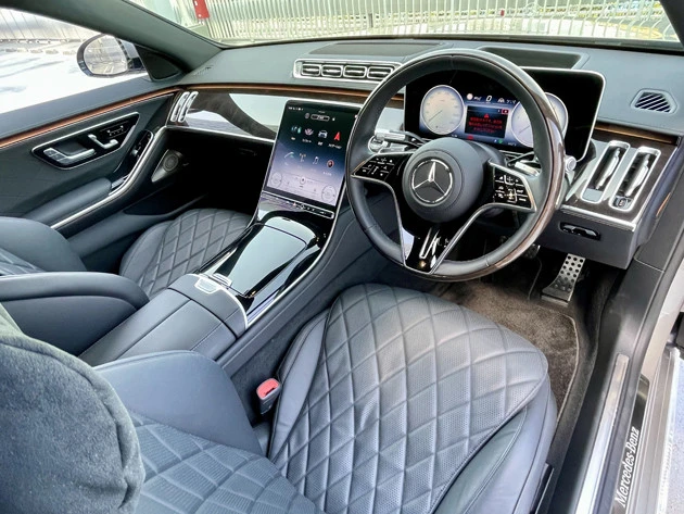 室内がとにかく鮮やかに光りまくる「アンビエントライト」は動画やSNS映えすると評判。照明色は64色から選べる