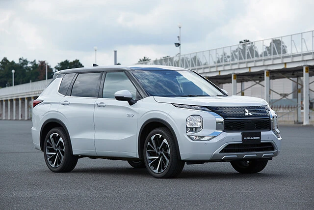 三菱　アウトランダーＰＨＥＶ