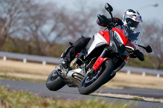 【第6位】ドゥカティ ムルティストラーダV4 価格:288万円 発売:2021年3月 2003年に登場した初代以来、ムルティストラーダは累計11万台以上を生産。この4代目は軽量コンパクトなエンジンを搭載する