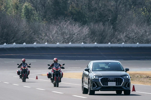 二輪車初の安全運転支援システムは、バイクが自動で加減速する。前走車がいなければ運転手が設定した速度で走る