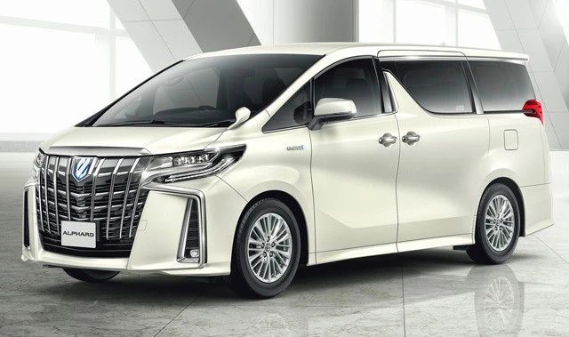 トヨタ「アルファード」2018年10月発売、価格...352万~775万2000円、目標値引き額...28万円、お買い得グレード...2.5S、2020年4~9月の平均販売7380台。ゴツいにも程がある大型のフロントグリル。この顔になってからアルファード人気に火がついた。ミニバンの絶対王者