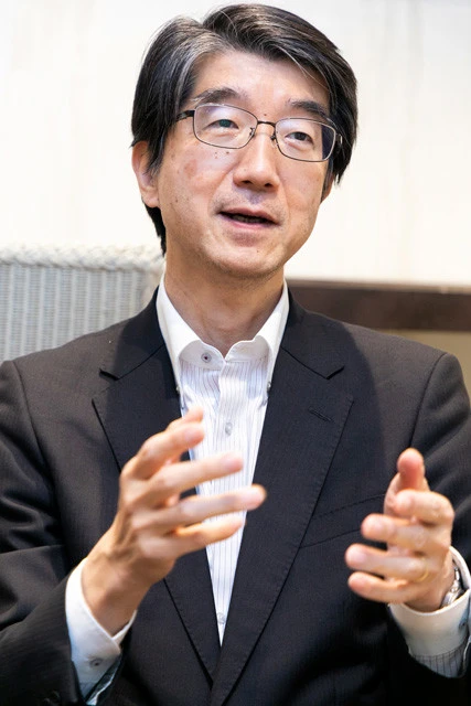 本田技術研究所・先進技術研究所　知能化領域兼ＡＤ／ＡＤＡＳ研究開発室、エグゼクティブチーフエンジニア、杉本洋一（すぎもと・よういち）氏。世界に先駆け、「自動運転レベル３」を市販化したホンダ。その開発の陣頭指揮を執ったのが杉本氏。約９０分間ノンストップで続いたオザワの質問攻めも笑顔で対応