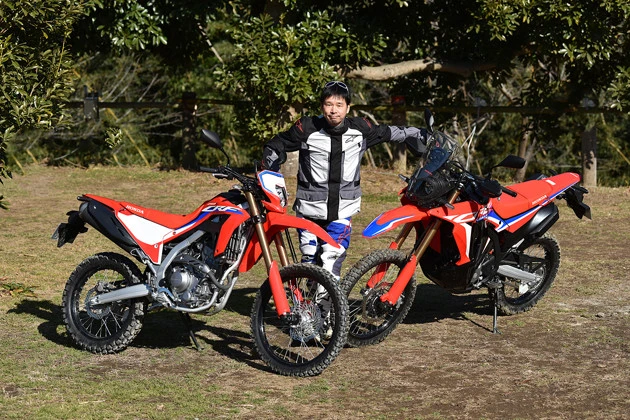【第1位】ホンダ CRF250L(左) 価格:59万9500円。ホンダ CRF250ラリー(右) 価格:74万1400円。昨年12月17日に発売され、大きな話題を集めている新型のCRF250LとCRF250ラリー。フルチェンでオフロード性能が大きく向上した