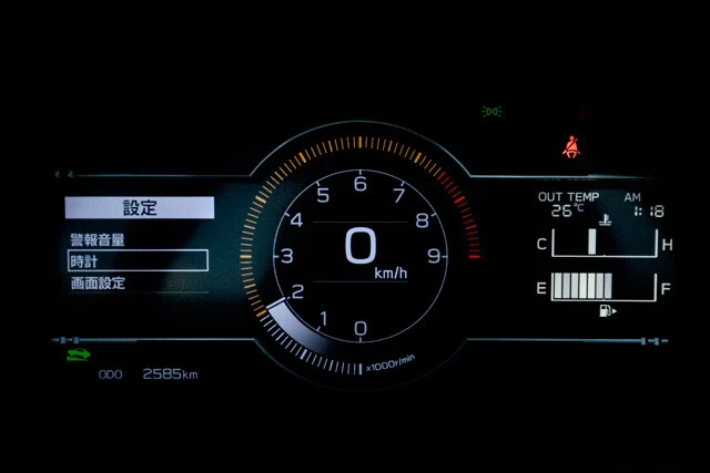 メーターパネルは、全グレード７インチカラーディスプレイとＬＣＤ液晶メーターを組み合わている