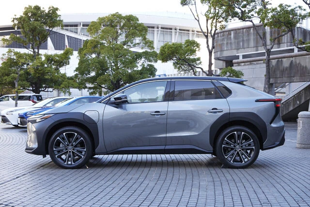 ボディサイズは全長4690㎜×全幅1860㎜×全高1650㎜。ホイールベース2850㎜。最小回転半径は5.7mだ