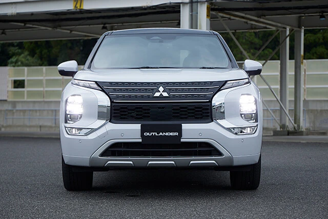 三菱　アウトランダーＰＨＥＶ