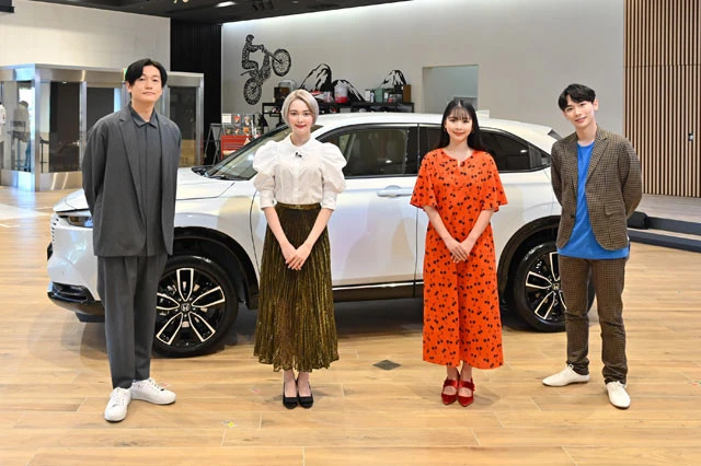 ホンダ新型ヴェゼルがついにお目見え。玉城ティナも「まるでオープンカーに乗っているかのよう」と感激