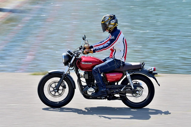 【第4位】ホンダ GB350 価格:55万円 発売:2021年4月 インドの男たちをとりこにしているハイネスCB350の日本バージョンがGB350。7月15日には予約殺到中のスポーツ版「GB350S」が登場を控える