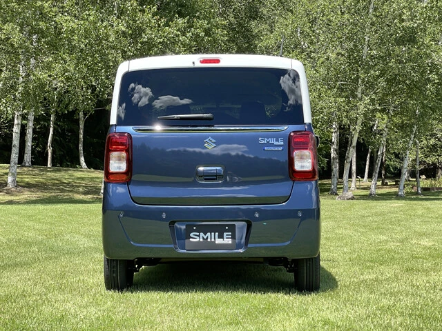 リアのストップランプは全車LEDを採用。ハイブリッド車は両側スライドドアが標準に