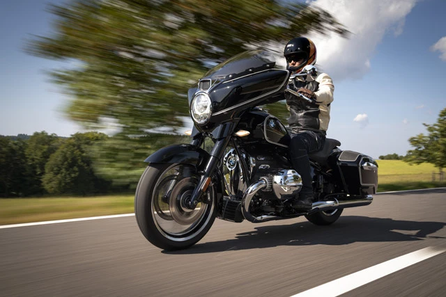 ＢＭＷ史上最大の排気量を誇る新型をドイツでナマ試乗！！　Ｒ１８Ｂは絶対王者のハーレーに勝てるのか？