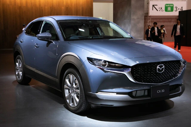 マツダ「ＣＸ－３０」価格：２３９万２５００～３７１万３６００円、発売：２０１９年９月、値引き：８万円、リセールバリュー：Ｂ。内装のプレミアム感は他の追随を許さない。マツダらしいスポーティな走りも魅力的だ。エンジンはガソリンとディーゼルを用意