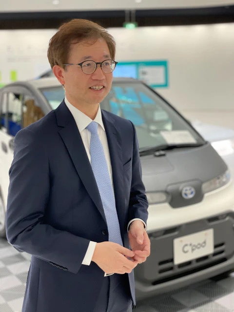 開発責任者の谷中氏。超小型EV「シーポッド」は高齢者や自動車免許を取ったばかりの初心者が、近距離移動で使用することを想定して開発したという