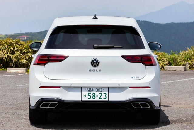 荷室容量は380L。分割可倒式のリアシートを折り畳むと、積載量は最大で1237Lまで増加する。使い勝手は文句ナシの仕上がりだ