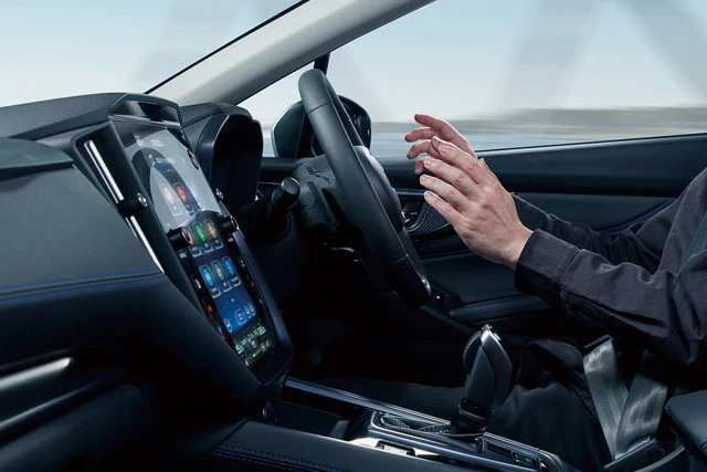 新世代アイサイトは運転支援機能を大きく向上させた。渋滞時の50キロ以下という制限はあるが、ハンズオフを可能にしている