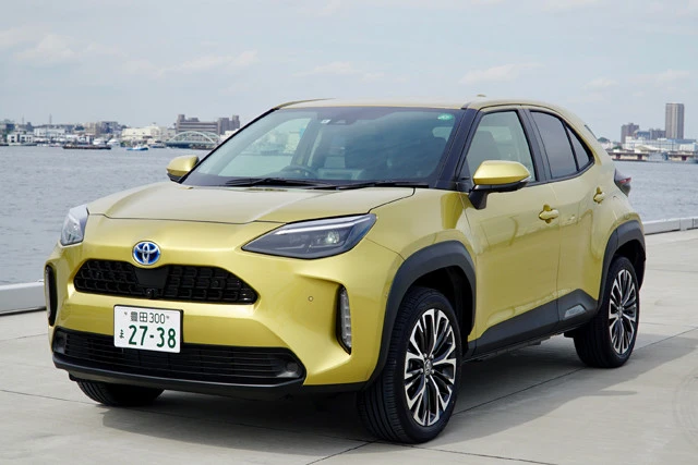 トヨタ「ヤリスクロス」発売:2020年8月、価格:179万8000~281万5000円、値引き:20万円、リセール:Bボディサイズ=全長4180㎜×全幅1765㎜×全高1590㎜。欧州カー・オブ・ザ・イヤーを戴冠するなど、世界中で評価されているヤリスの走り。その走り味をしっかり受け継いでいるのがヤリスクロスだ