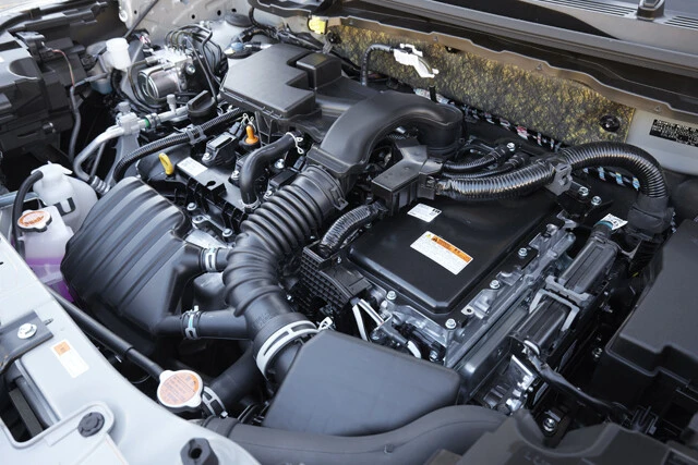 エンジンを発電用と割り切り、１００％モーターの力で走行するシリーズ方式のハイブリッドだ