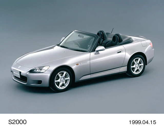 4位「ホンダ S2000」発売1999年~2009年。中古相場最高価格600万円以上
