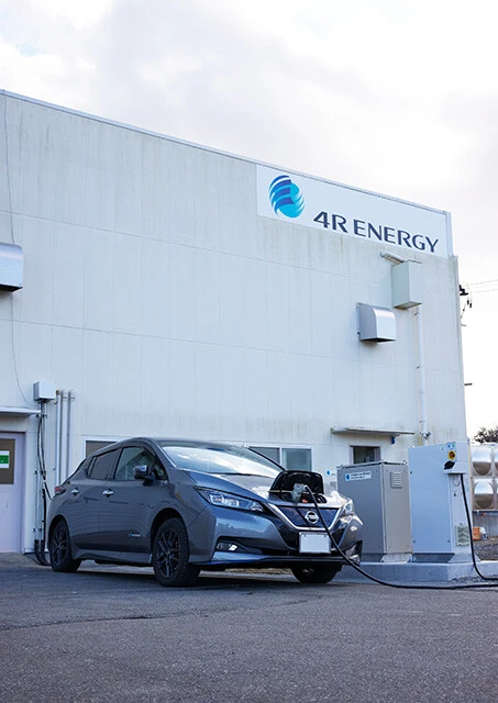 フォーアールエナジー浪江事業所の外観。JR浪江駅や浪江町役場がある中心地から北へクルマで約10分ほどの場所に位置する