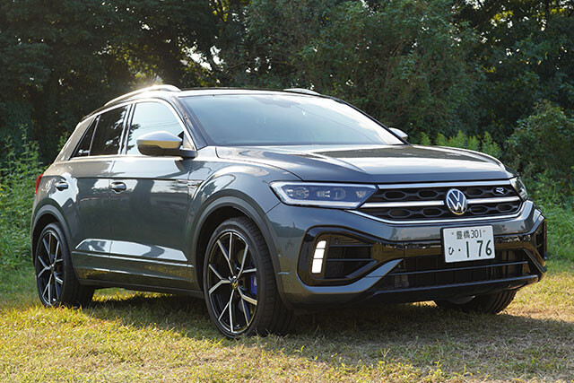 フォルクスワーゲン「Tロック」価格：394万3000～626万6000円。日本発売から2年でマイチェンを受けた新型Tロック。新たに高性能な「R」が登場した