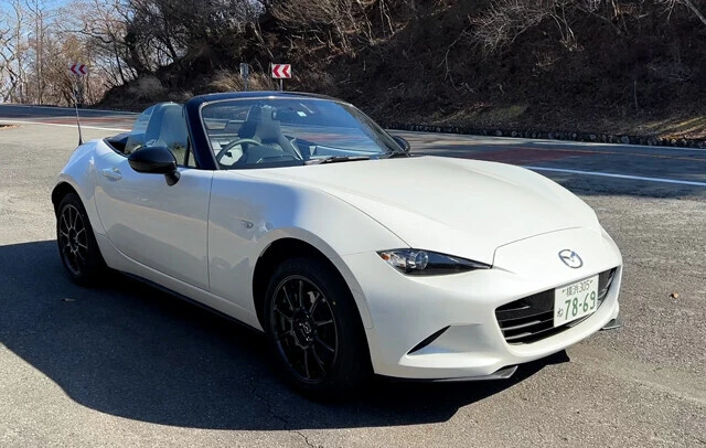 今回の試乗は静岡県伊豆市にある有料道路「伊豆スカイライン」で行なわれた。マイチェンを受けた新型はワインディングで軽快な走りを披露