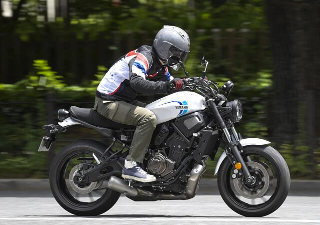 【第3位】ヤマハ XSR700 ABS XSR700のベースモデルは688㏄の水冷直列2気筒エンジンを搭載する「MT-07」。今年4月にマイチェンして話題に。価格93万5000円