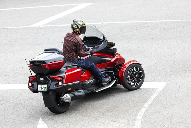 ２位　カンナム　スパイダーＲＴリミテッド 　価格３７０万１５００円