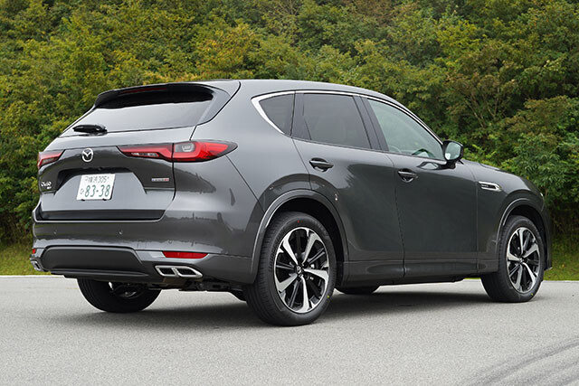 全幅は1890㎜と大柄なCX-60。エクステリアは高級感を感じるデザインに仕上がっている