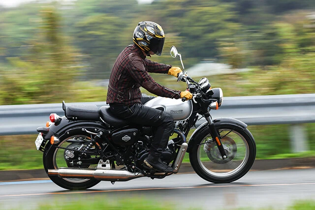 ３位　ベネリ　インペリアーレ４００　価格５９万９５００円