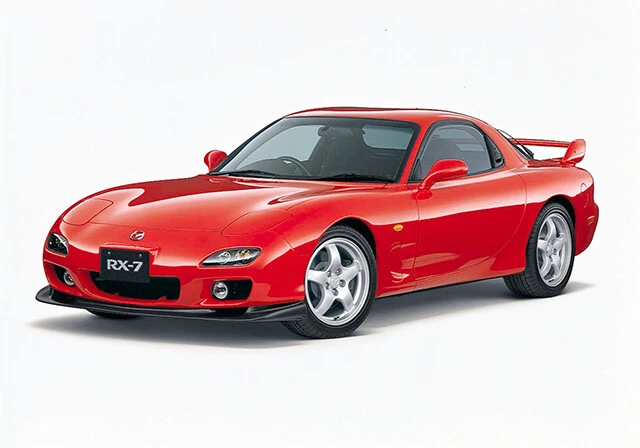 5位「マツダ RX-7」発売1991年~2003年。中古相場最高価格600万円以上