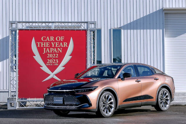 トヨタ自動車株式会社 クラウン