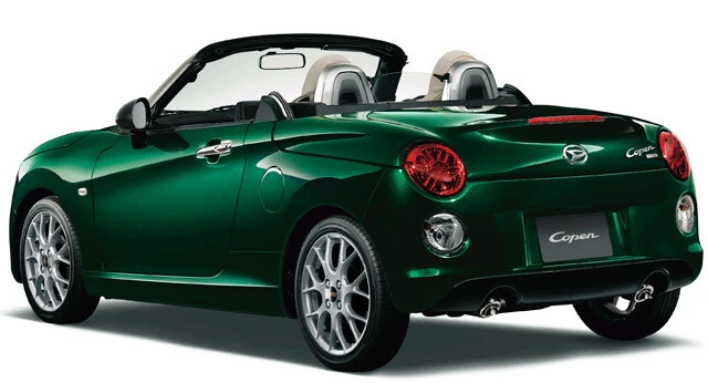 ちなみに「20th Anniversary Edition」は本革製スポーツシート、20周年の記念エンブレム、シリアルナンバー入りのスカッフプレートなどを採用