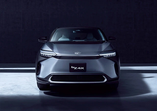 bZ4Xは、トヨタがスバルと共同開発したクロスオーバーSUVタイプのEVだ。気になるボディサイズは全長4690㎜×全幅1860㎜×全高1650㎜