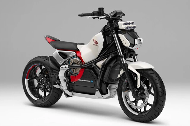 ２０１７年に発表のコンセプトモデルホンダ ライディング「アシストｅ」。ヒューマノイドロボットの研究で培った技術を用いて、米ラスベガスの家電見本市「ＣＥＳ２０１７」で世界初公開。ベストイノベーション賞などを受賞