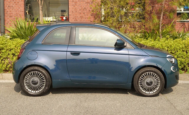 ボディサイズは全長3630mm×全幅1685mm×全高1530mm。取り回しはチョー楽チン