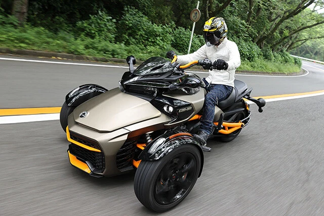 カンナム「スパイダーF3-S」ロータックス製の直列3気筒エンジンは低回転域から力強く、強烈なダッシュ力を誇る。コーナーリングも楽しめる。価格は299万2000円