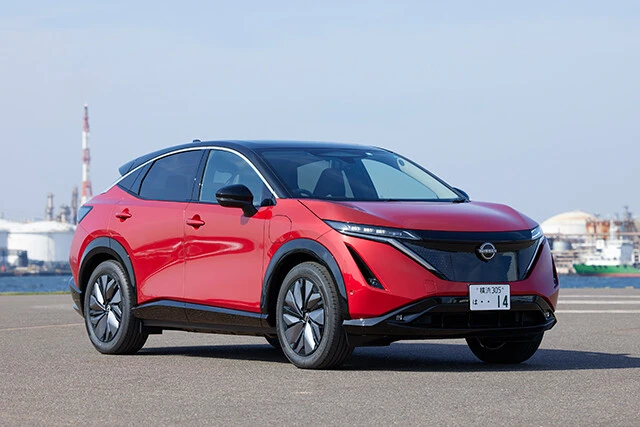 EVのパイオニアである日産が放ったクロスオーバータイプのSUV型EV「アリア」。日産の世界戦略車でもある。価格539万~790万200円