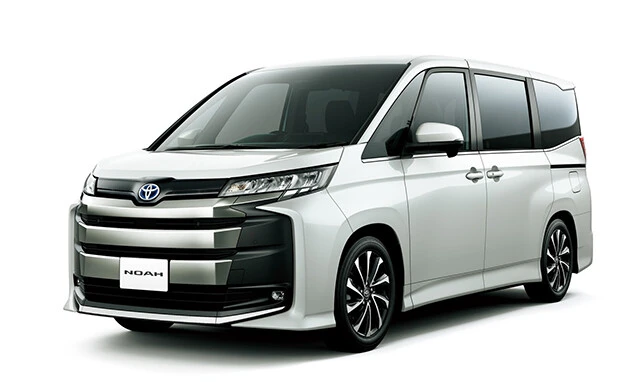 「ノアＳ－Ｚ」標準車であるＧのグリルを全面メッキにすることで、一気に押出感が強まった