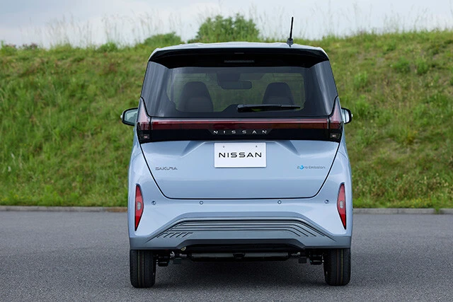 走りもスゴいが、乗り心地もハンパない。フラットでしなやかな乗り心地を実現