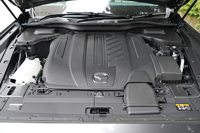 XDハイブリッドは254PSと550Nmを発揮する新開発3.3L直6ディーゼルターボを搭載