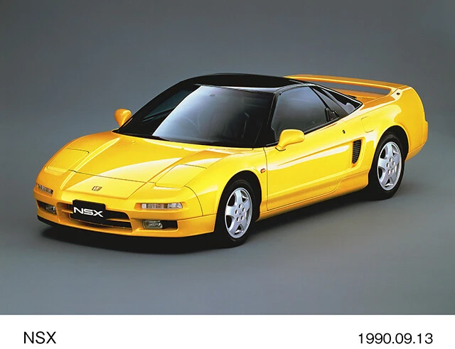 ３位「ホンダ　ＮＳＸ」発売１９９０年～２００５年。中古相場最高価格１０００万円前後