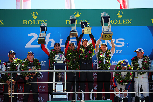 トヨタは４度目のワンツー・フィニッシュを飾り、ル・マン２４時間レースを完全制覇