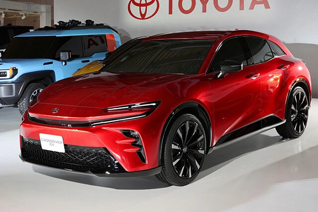 クロスオーバーEV。会場では「次期クラウンのSUVでは?」という声もあったが果たして!?