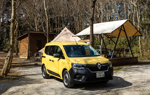 カングーは小型商用バンがベースということもあり、最大2800リットルもの荷室容量を実現。キャンプなどのアウトドアレジャーにピッタリ