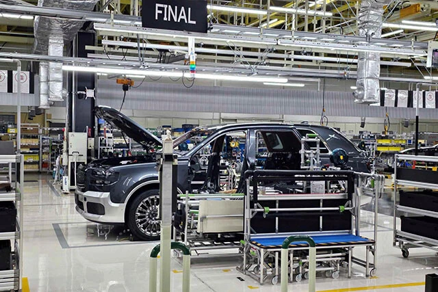 10月下旬から月30台のペースで生産開始。田原工場が誇る熟練の技術で世に送り出す