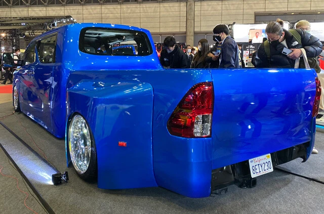 すべてが美しく仕上げられていた。圧巻は荷台からはみ出すにも程がある巨大フェンダー