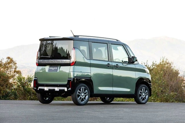 ボディサイズは全長3395㎜×全幅1475㎜×全高1830㎜（FF車は1800㎜）。最低地上高は、FF車が155㎜、4WDモデルが160㎜